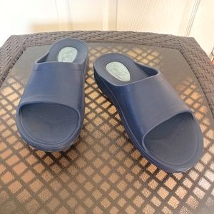 My Pillow comfort foam slide sandals size 10